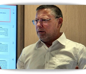   ", '      "  15/9/2025