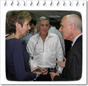 עו"ד בתיה לונדון בתקופת עבודה במנורה עם משנה למנכ"ל מנחם הרפז ועם המפקח על הביטוח, פרופ' עודד שריג